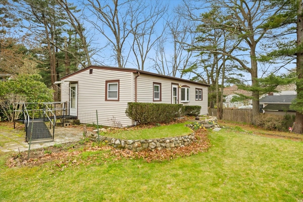 1 Emond Ave