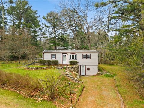 1 Emond Ave Kingston MA 02364