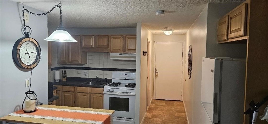 5 Greenbriar Dr 105