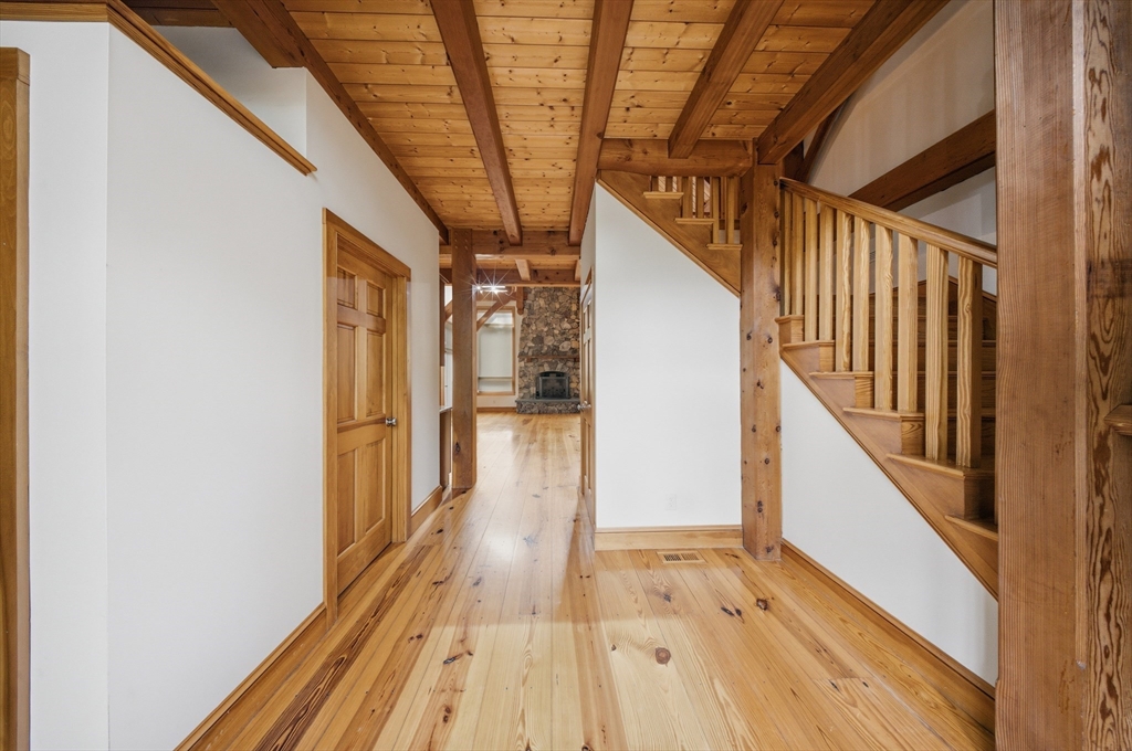 54 Old Meeting House Ln