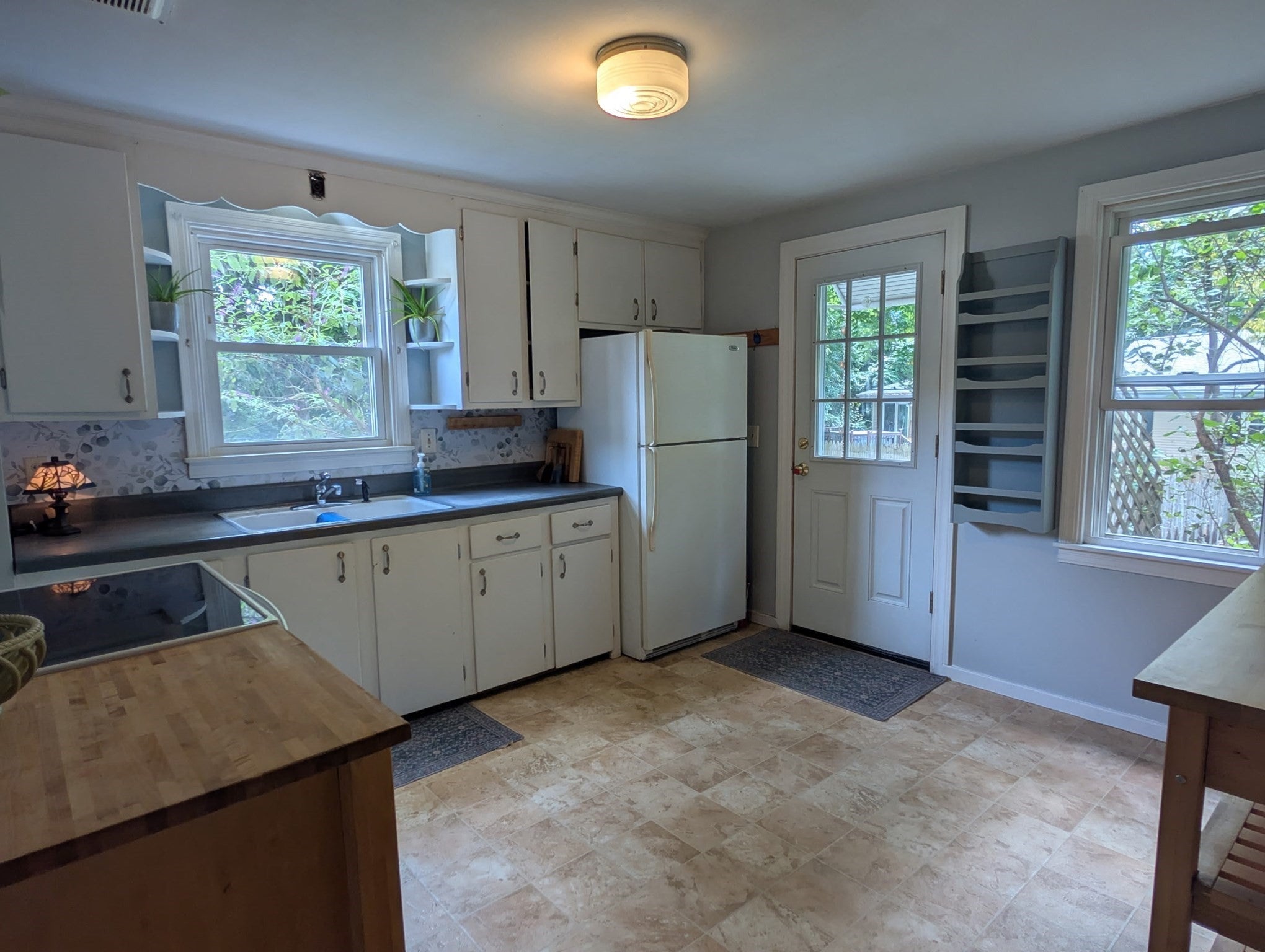 12 Linda St