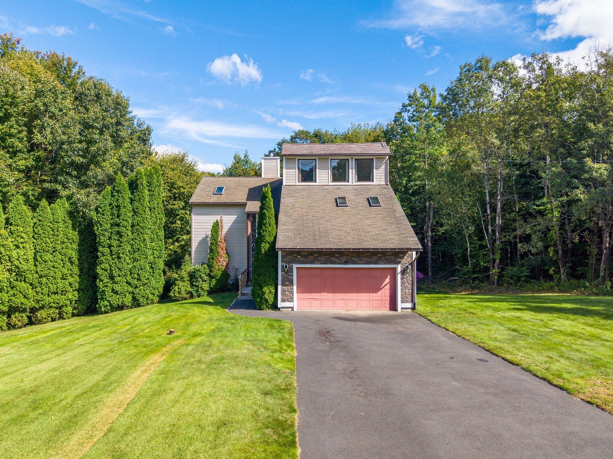 72 Mountain View Dr, Belchertown, MA, 72 Mountain View Dr, Belchertown, MA Photo #2