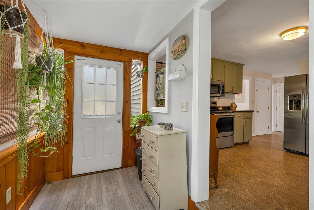 121 Elm St, Methuen, MA, 121 Elm St, Methuen, MA Photo #4