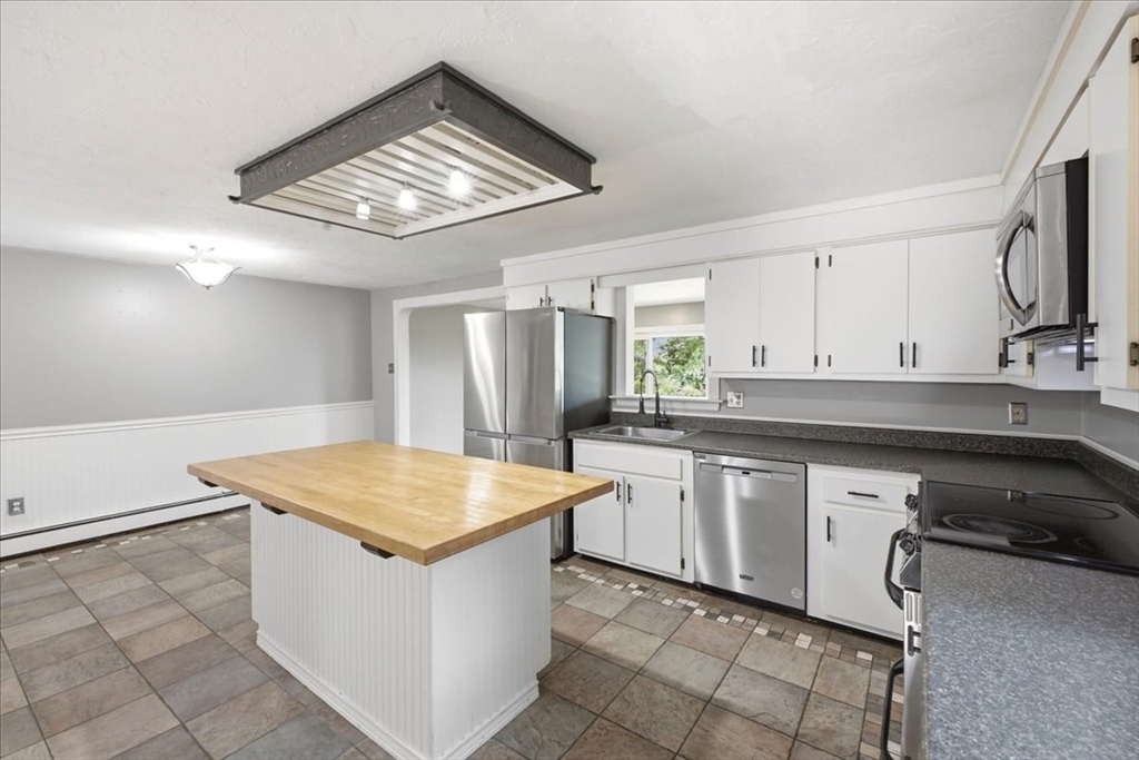 83 Hillside Dr