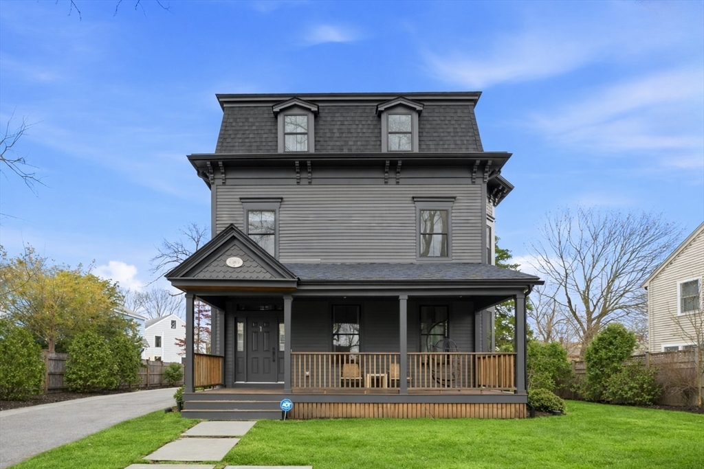 70 Walker St Front