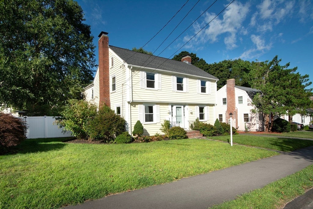 Photo of 88 Elm St, Milton, MA