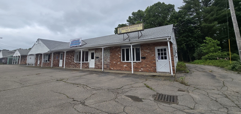 407 - 411 Old Colony Rd