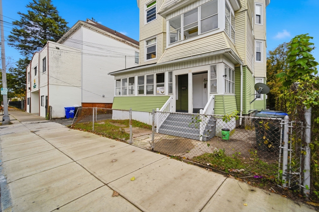 201 Main St