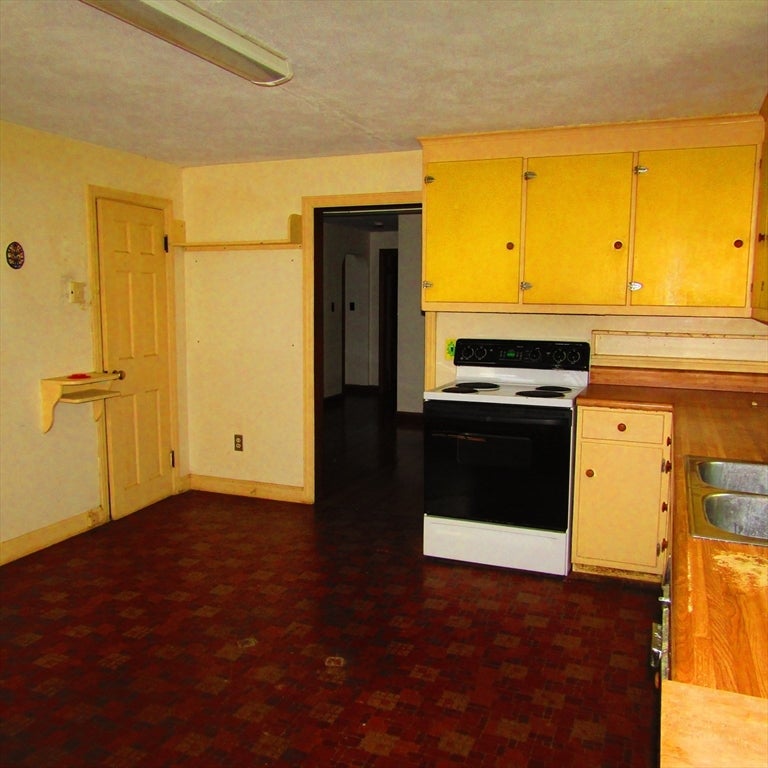 144 West Street, Amherst, MA, 144 West Street, Amherst, MA Photo #3