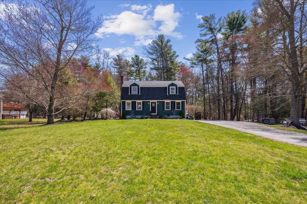 14 Fieldcrest Lndg