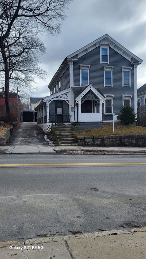 76 Elm St Worcester MA 01609