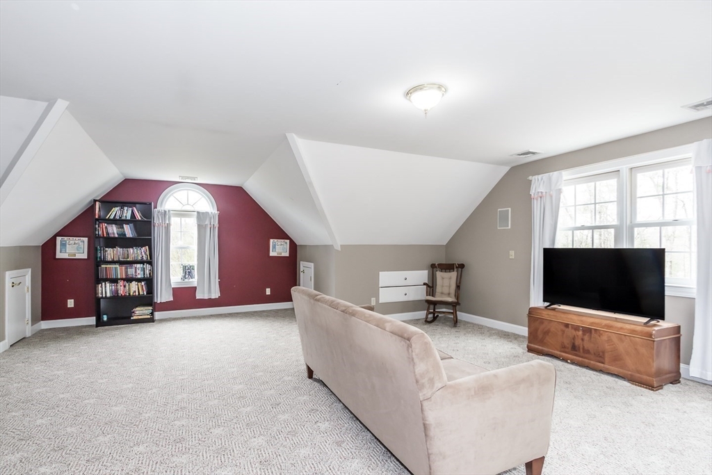 440 Howard ST, Lunenburg, MA Photo #24