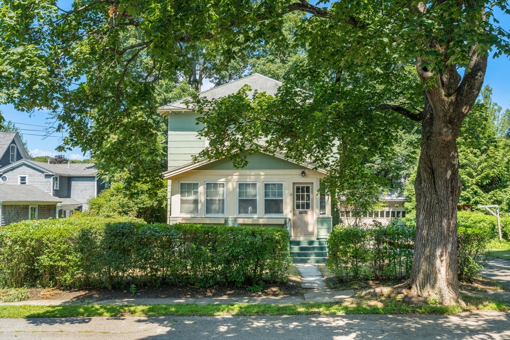 4 Beacon St