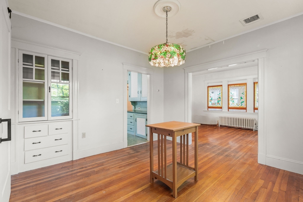 4 Beacon St