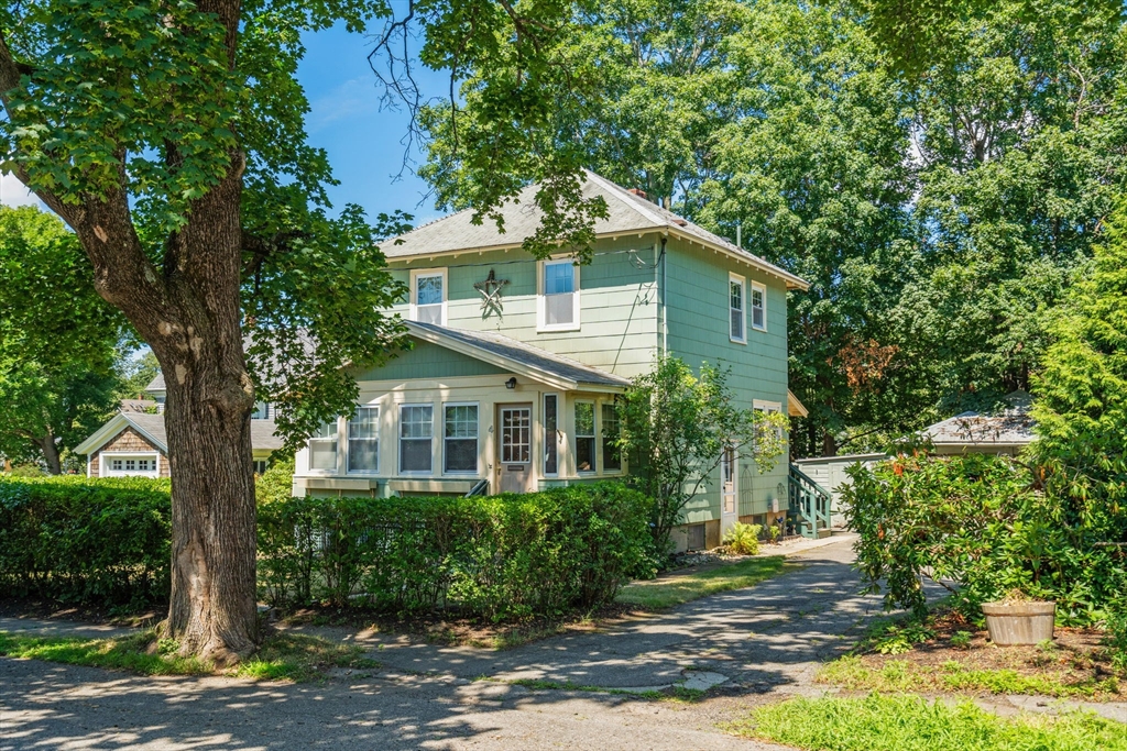 4 Beacon St