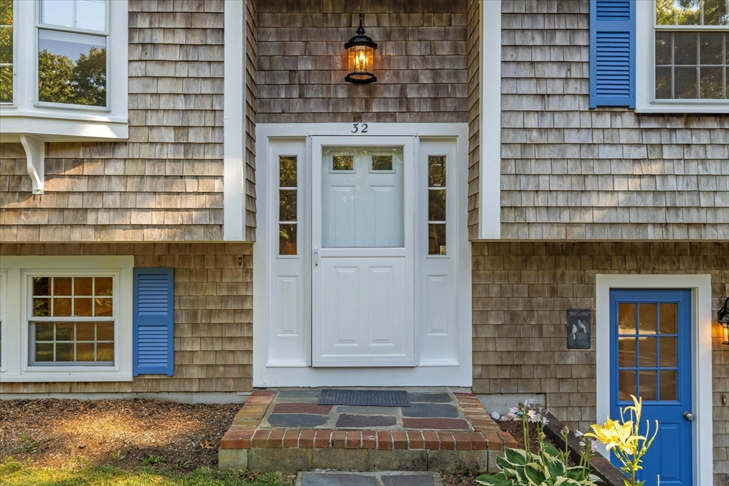 32 Crowell Rd