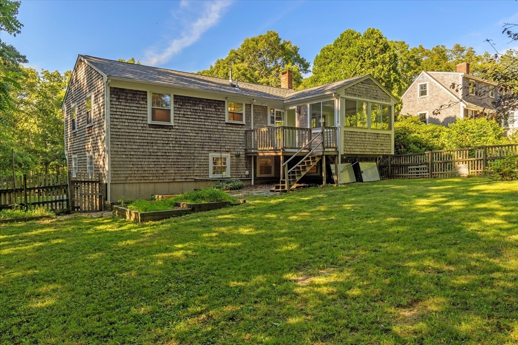32 Crowell Rd