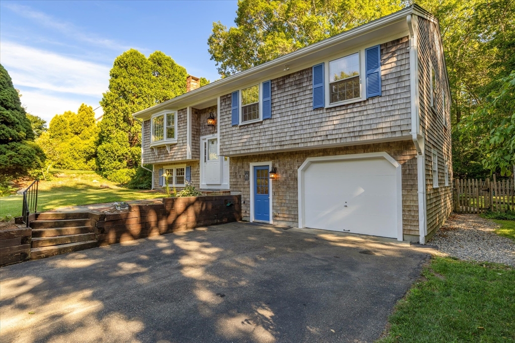 32 Crowell Rd