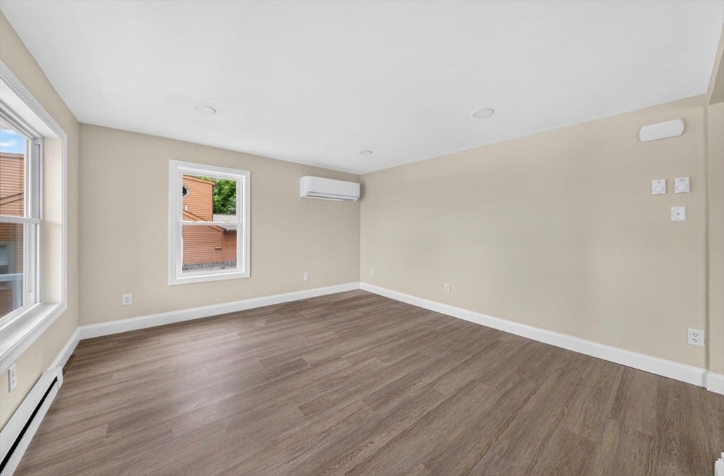 69 Wolcott Ave