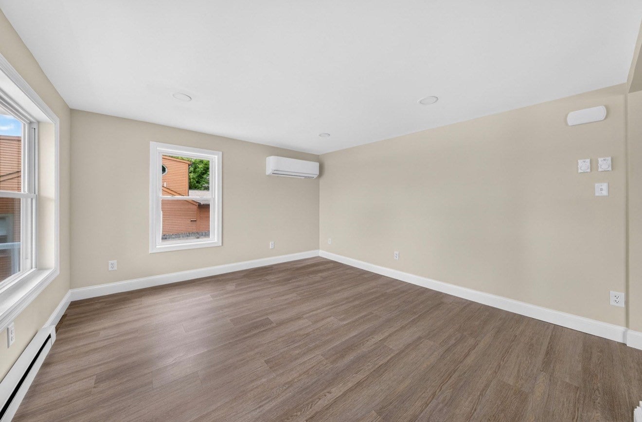 69 Wolcott Ave