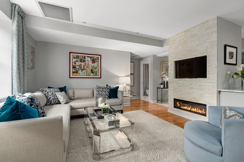 7 Warren Ave PH-19