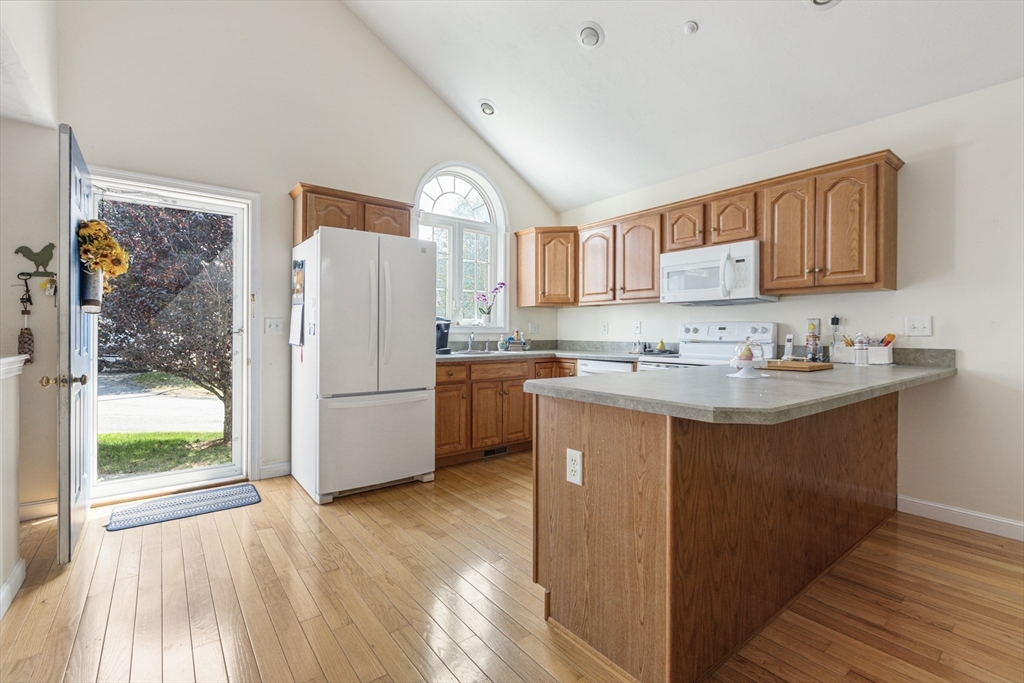 202 Village Ln 202