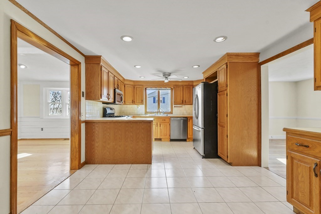72 Cambridge Road #2, Woburn, MA, 72 Cambridge Road #2, Woburn, MA Photo #9
