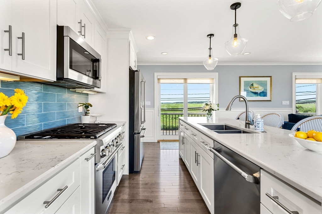 65 Plum Island Tpke