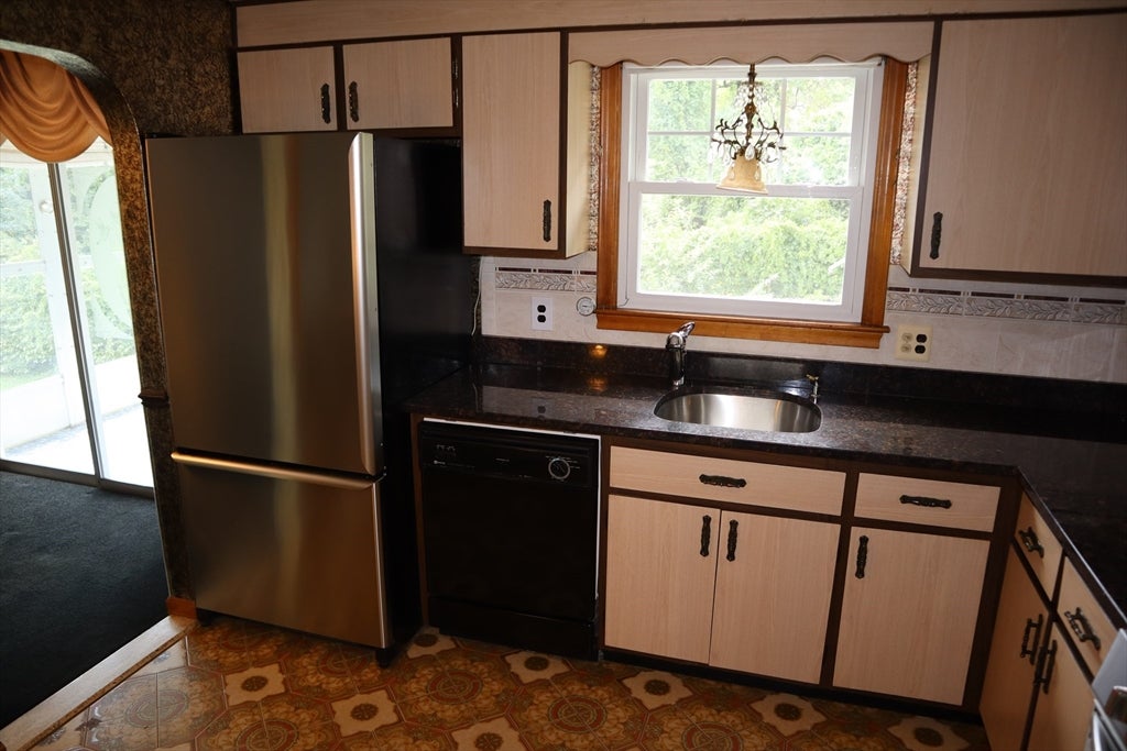 29 Fayette Rd, Bedford, MA, 29 Fayette Rd, Bedford, MA Photo #8