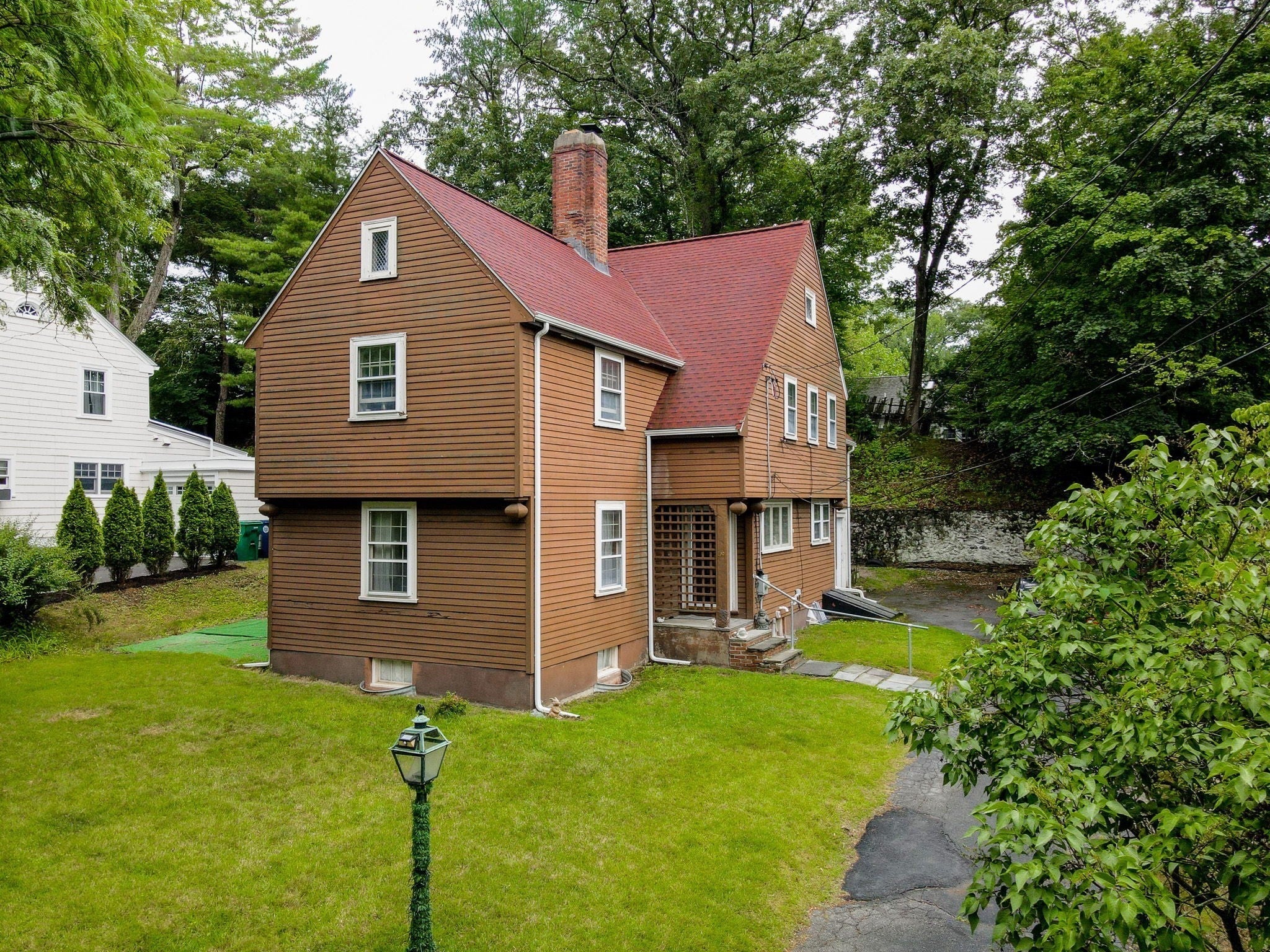 39 Holman Rd