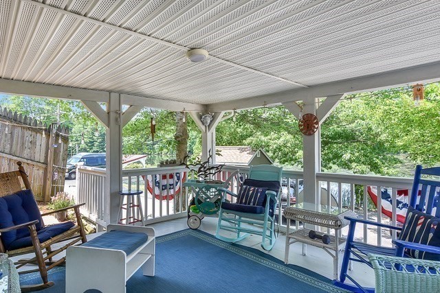 49 Lakeview Ave