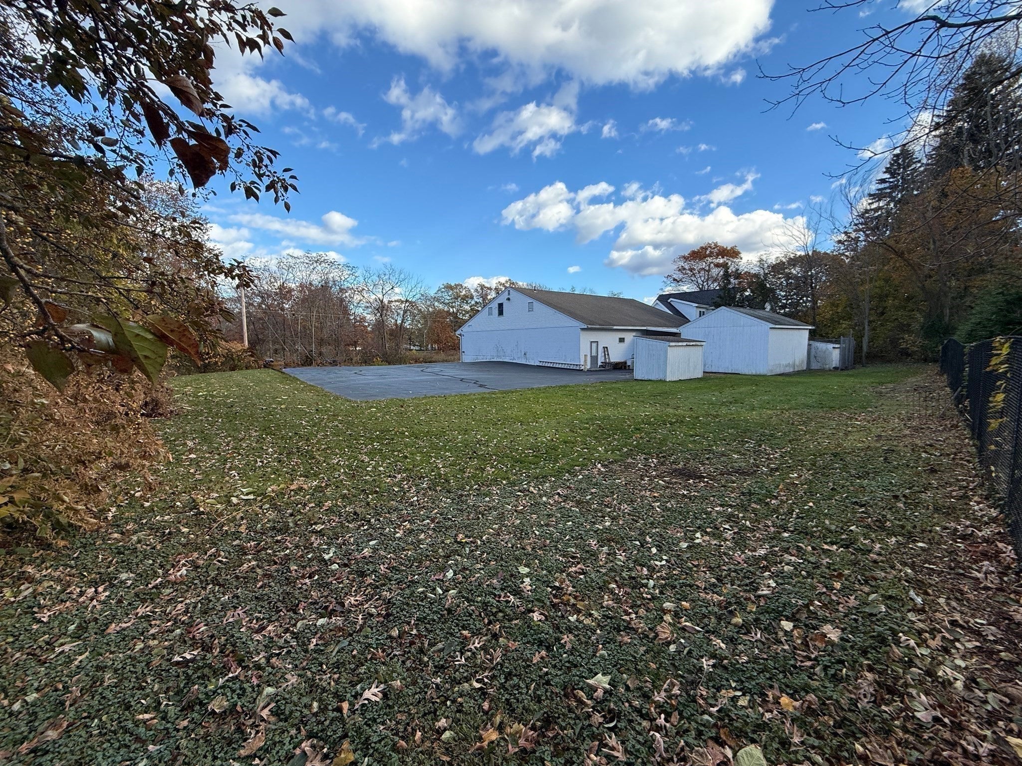 16 Railroad Ave