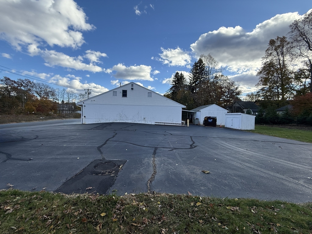 16 Railroad Ave