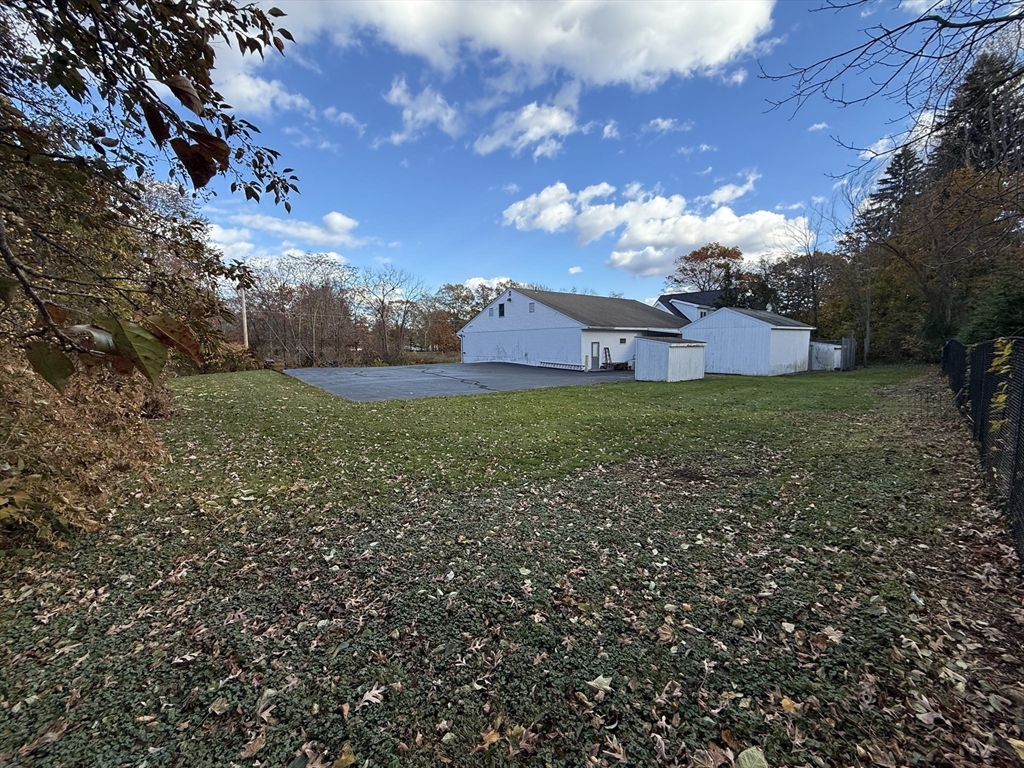 16 Railroad Ave