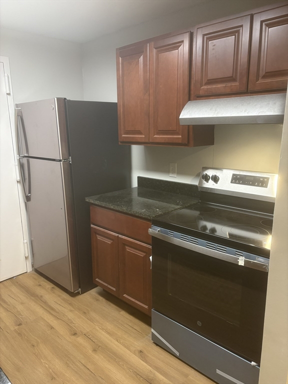 27 Village Rock Lane 20