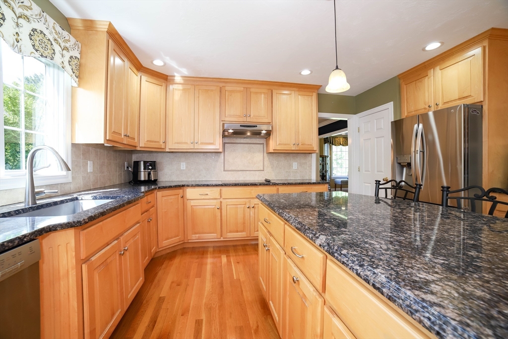 11 Estabrook Lane