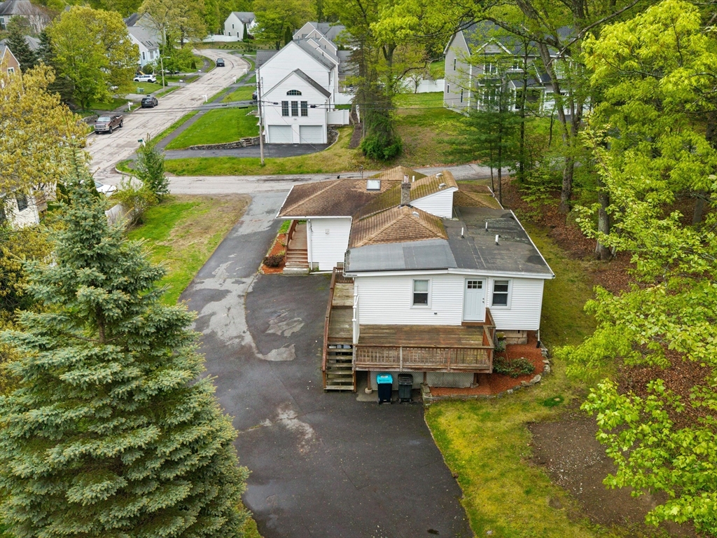 19 Cedar Rd