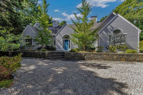 100 The Paddock Cir Mashpee MA 02649