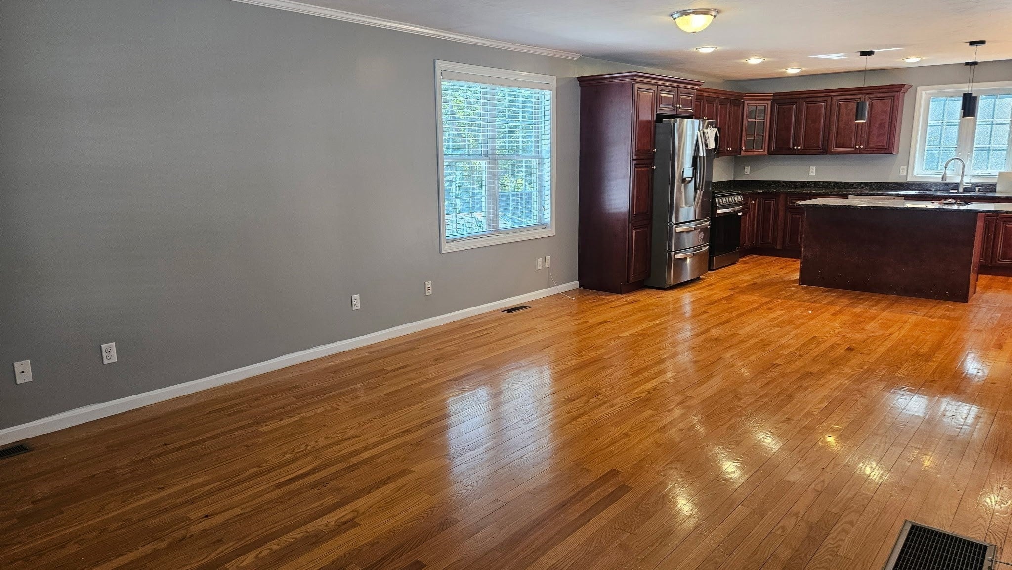 Photo 3 Photo 3