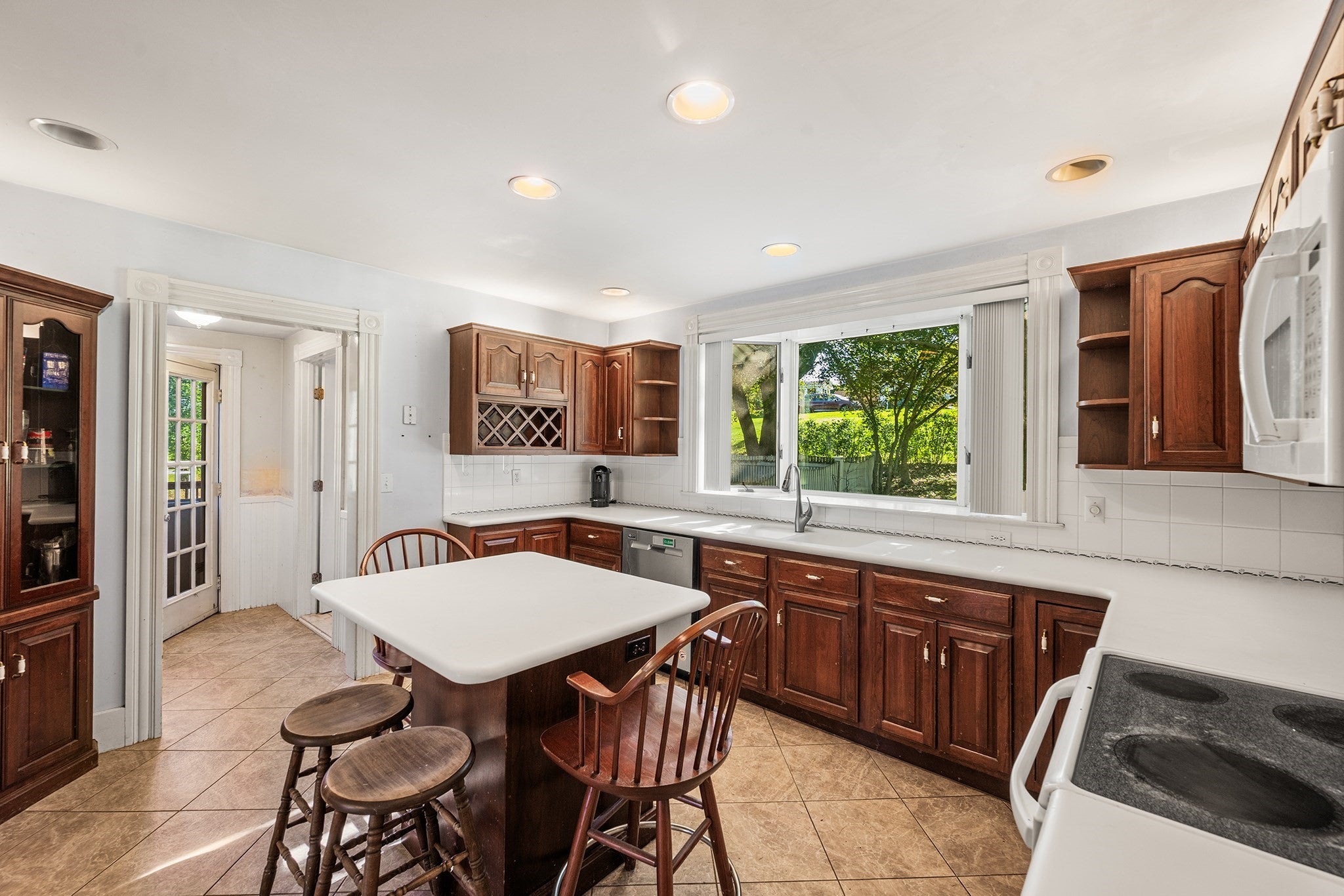 161 Pleasant St, Lunenburg, MA, 161 Pleasant St, Lunenburg, MA Photo #11