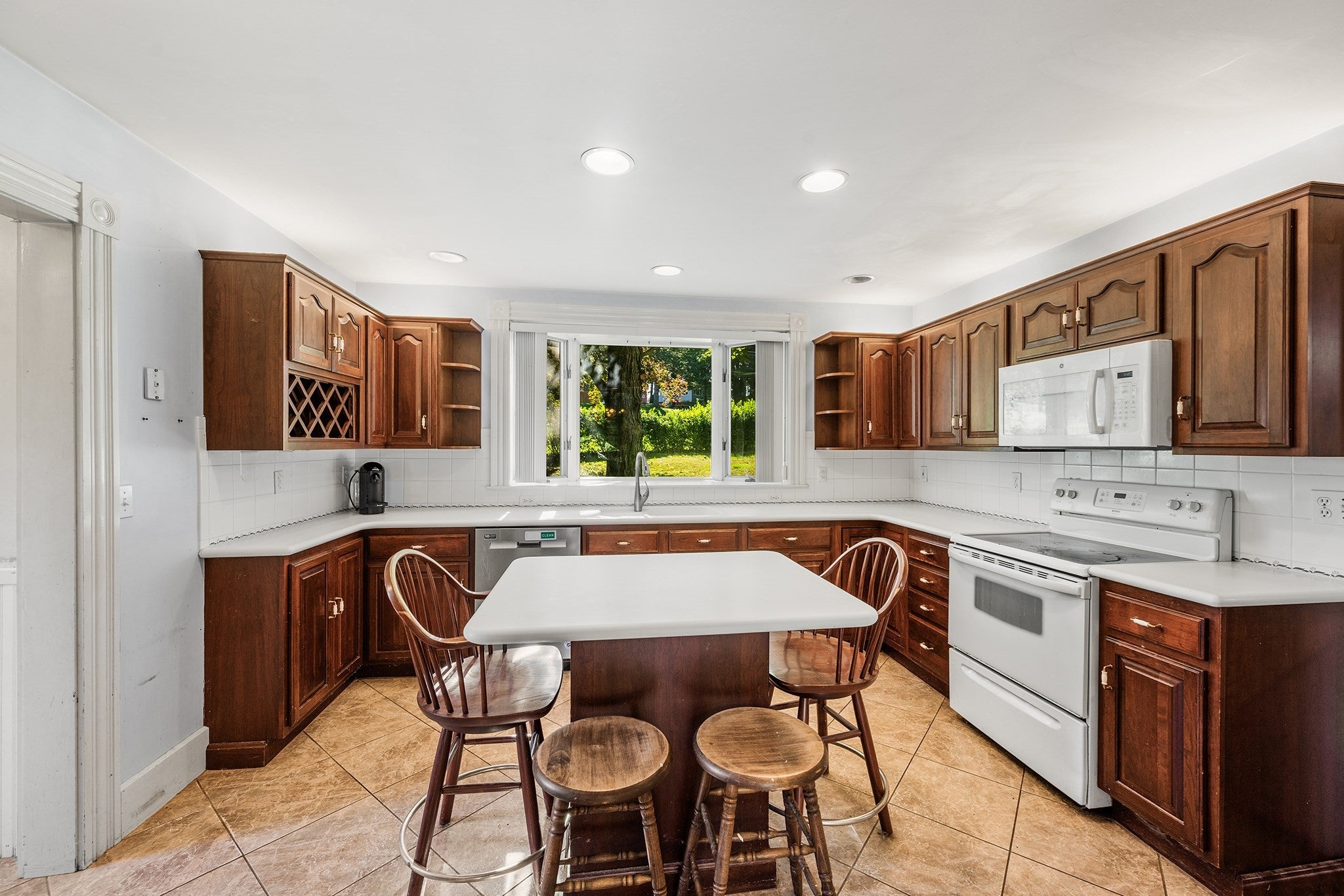 161 Pleasant St, Lunenburg, MA, 161 Pleasant St, Lunenburg, MA Photo #8