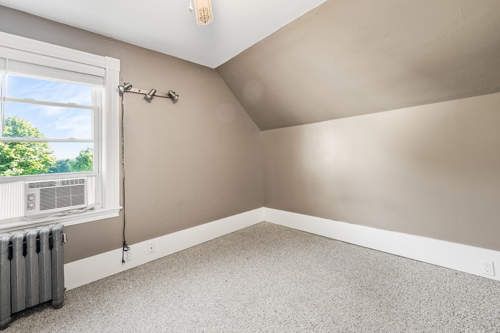 161 Pleasant St, Lunenburg, MA, 161 Pleasant St, Lunenburg, MA Photo #23
