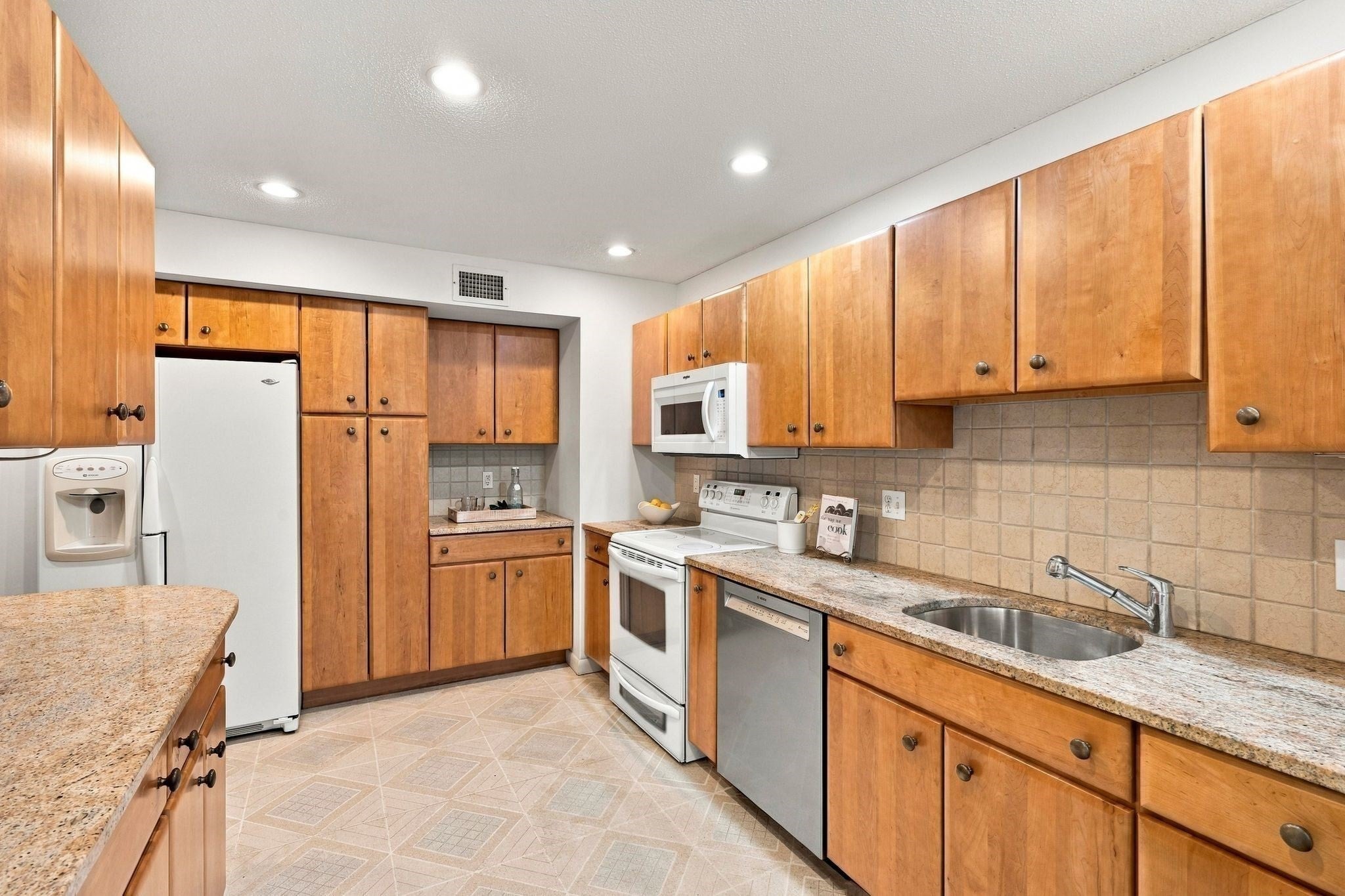 40 Village Rd #311, Middleton, MA Photo #14