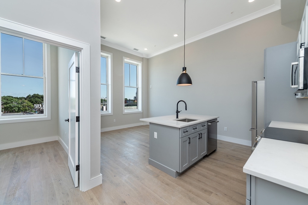 4 Franklin Street 202