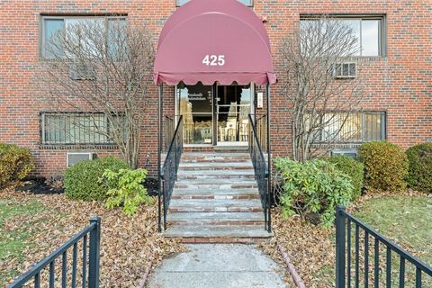 Photo of 425 S Huntington Ave #6, Boston, MA 02130 (MLS # 73490184)