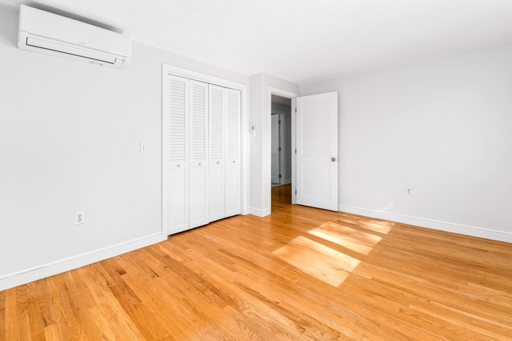 Sherborn, Massachusetts 01770, United States, 4 Bedrooms Bedrooms, ,3 BathroomsBathrooms,Residential,Active,223974