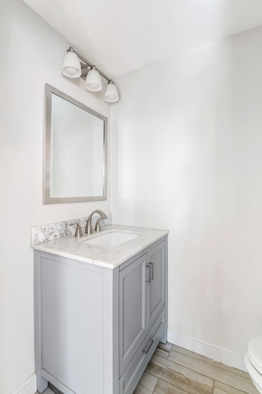 Sherborn, Massachusetts 01770, United States, 4 Bedrooms Bedrooms, ,3 BathroomsBathrooms,Residential,Active,223974