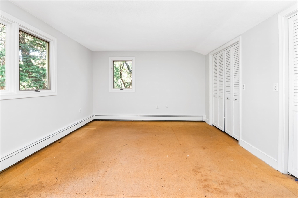 Sherborn, Massachusetts 01770, United States, 4 Bedrooms Bedrooms, ,3 BathroomsBathrooms,Residential,Active,223974