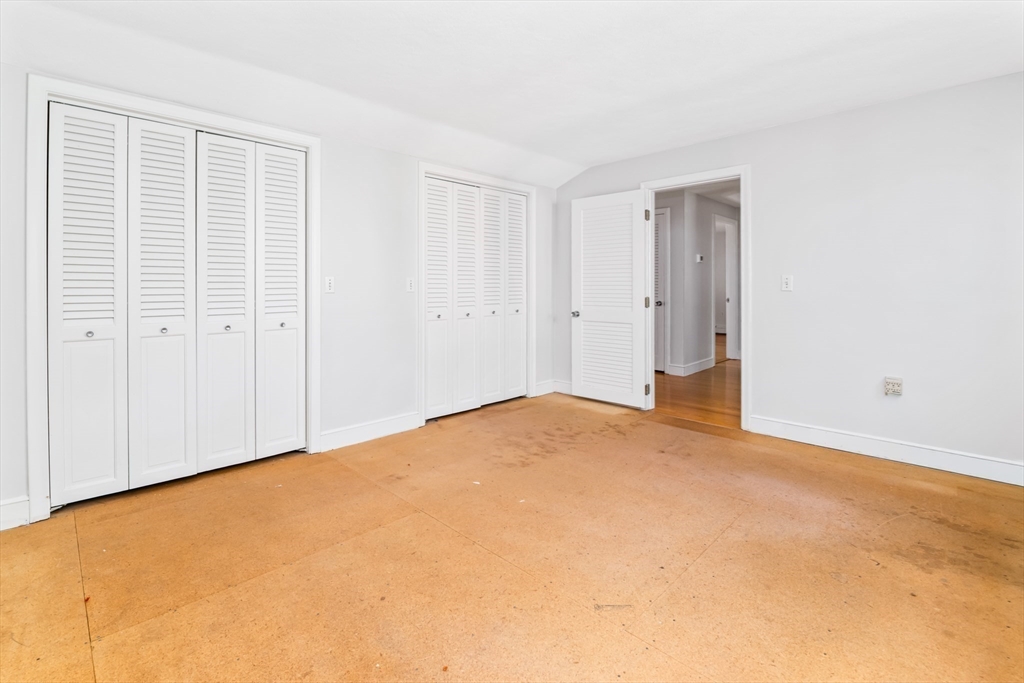 Sherborn, Massachusetts 01770, United States, 4 Bedrooms Bedrooms, ,3 BathroomsBathrooms,Residential,Active,223974