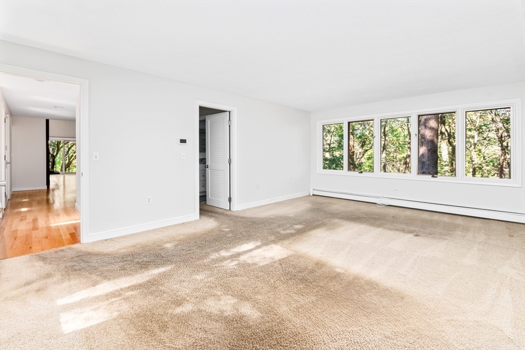 Sherborn, Massachusetts 01770, United States, 4 Bedrooms Bedrooms, ,3 BathroomsBathrooms,Residential,Active,223974